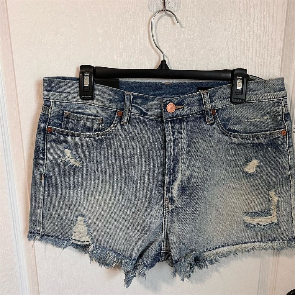 Blank‎ NYC Distressed Denim Shorts Light Wash Blue Button Fly Frayed Women's 31